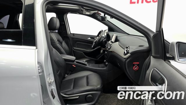 Mercedes-Benz B-Class 2013 — photo 11