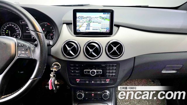 Mercedes-Benz B-Class 2013 — photo 14
