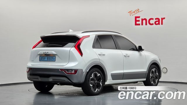 Kia Niro 2023 — photo 2