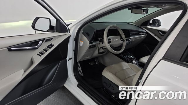 Kia Niro 2023 — photo 13