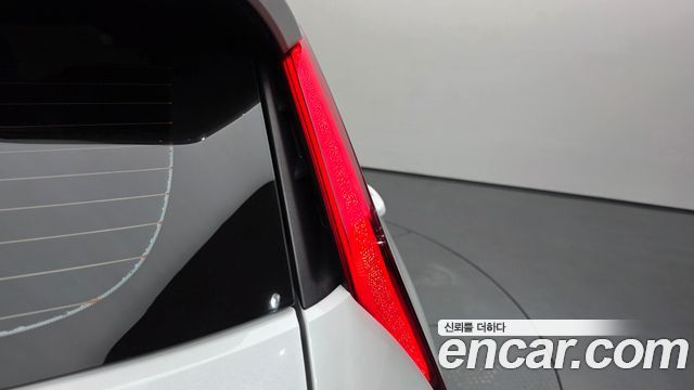 Kia Niro 2023 — photo 9