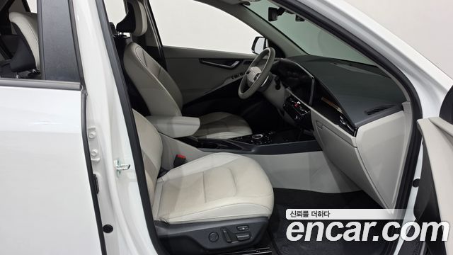 Kia Niro 2023 — photo 16