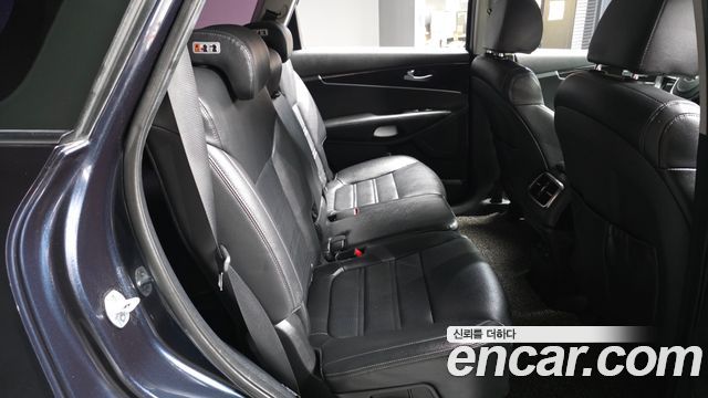 Kia Sorento 2018 — photo 12