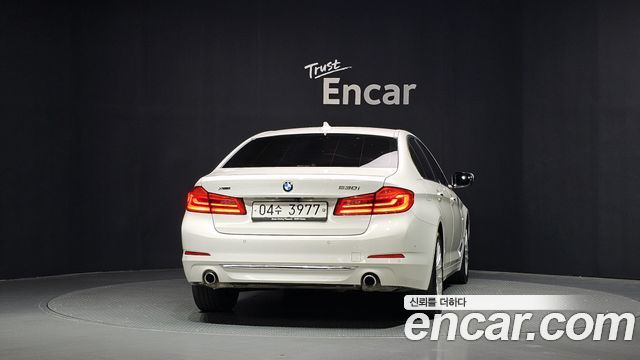 BMW 5-Series 2018 — photo 4