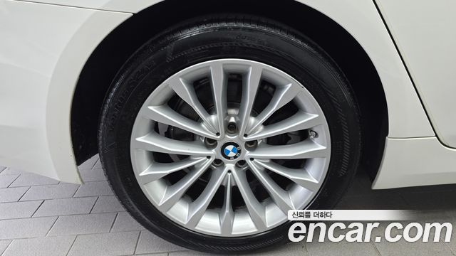 BMW 5-Series 2018 — photo 5