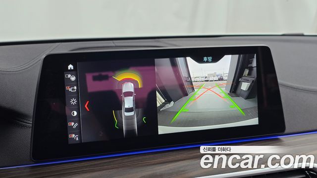 BMW 5-Series 2018 — photo 20