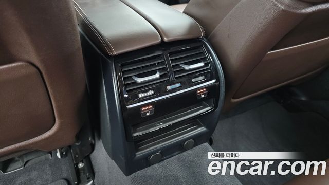 BMW 5-Series 2018 — photo 24