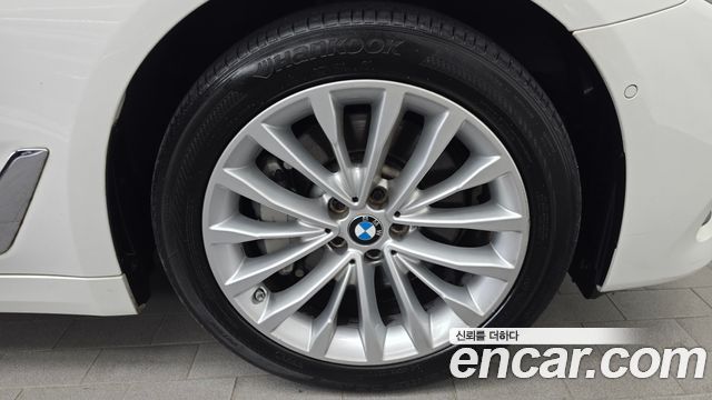 BMW 5-Series 2018 — photo 7