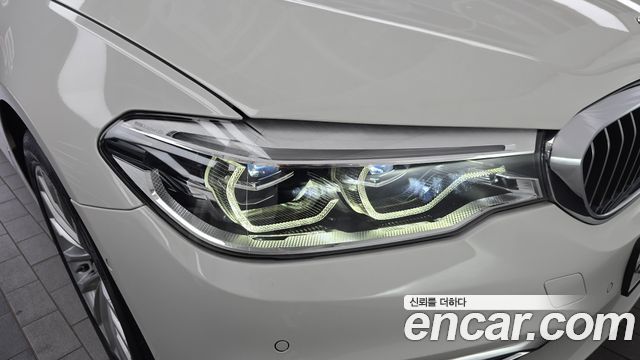 BMW 5-Series 2018 — photo 8
