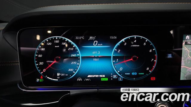 Mercedes-Benz AMG GT 2021 — photo 11