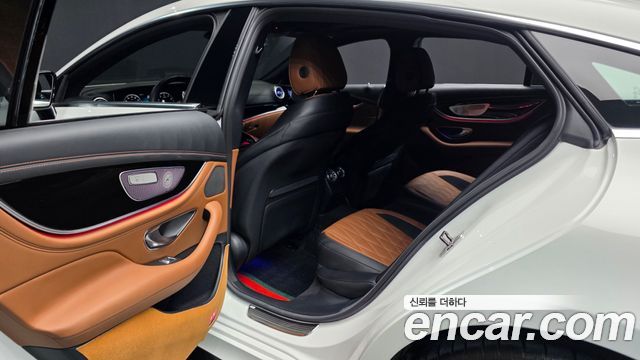 Mercedes-Benz AMG GT 2021 — photo 16