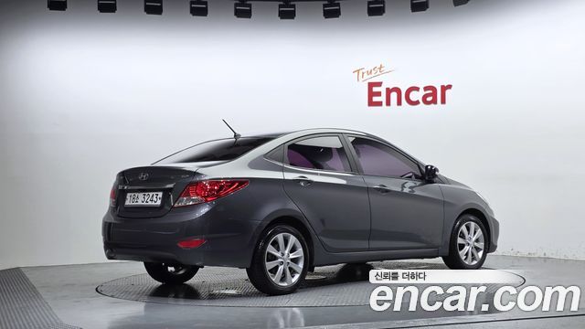 Hyundai Accent 2013 — photo 2