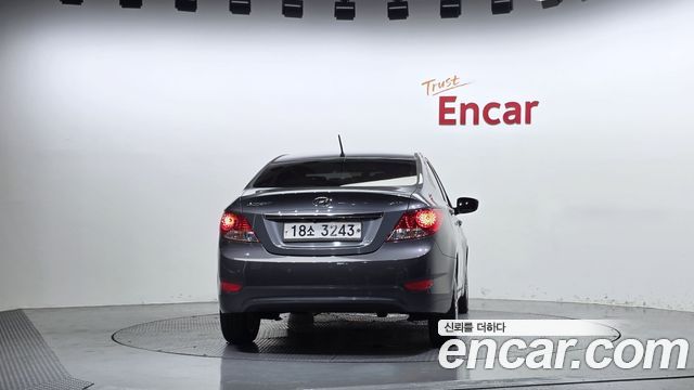 Hyundai Accent 2013 — photo 4