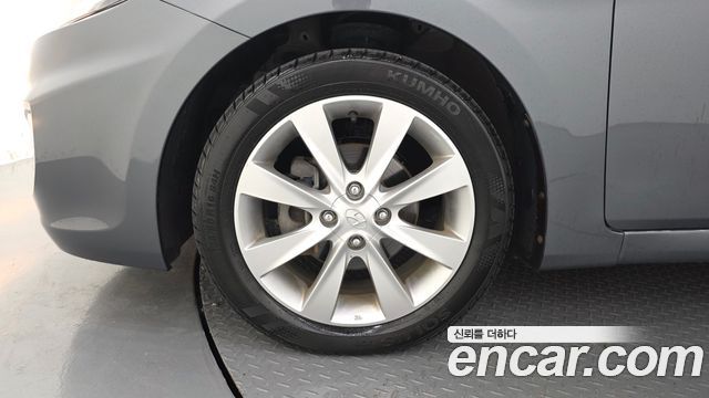 Hyundai Accent 2013 — photo 5