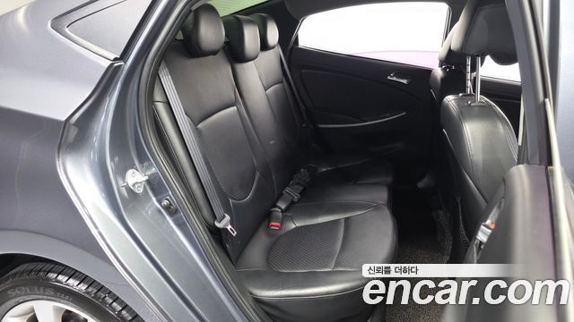 Hyundai Accent 2013 — photo 12