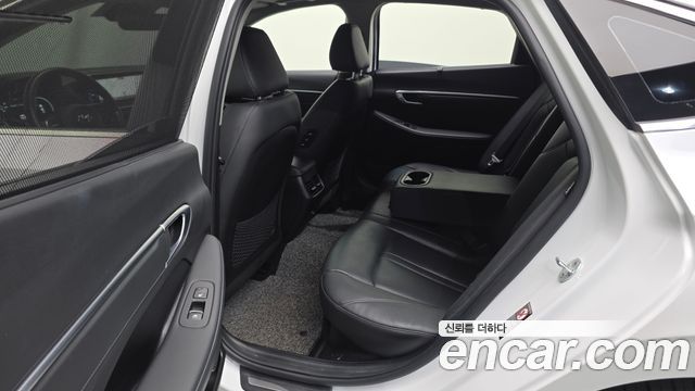 Hyundai Sonata 2022 — photo 11