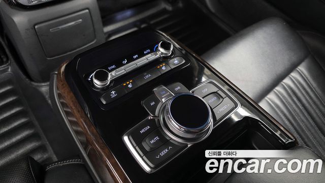 Genesis EQ900 2016 — photo 25