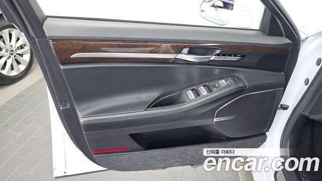 Genesis EQ900 2016 — photo 14
