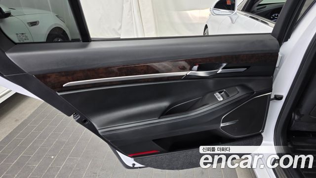 Genesis EQ900 2016 — photo 15