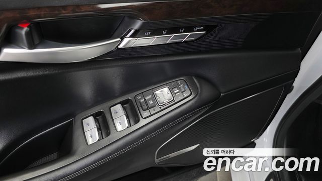 Genesis EQ900 2016 — photo 28