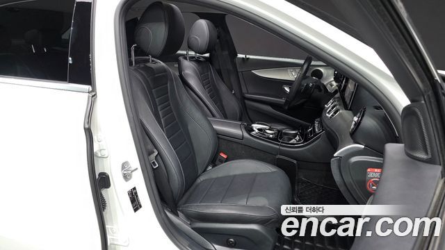Mercedes-Benz E-Class 2017 — photo 11