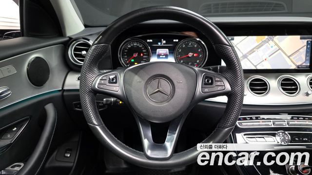 Mercedes-Benz E-Class 2017 — photo 13
