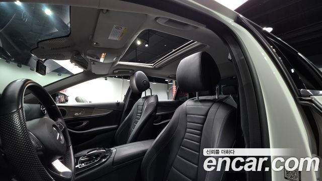 Mercedes-Benz E-Class 2017 — photo 17