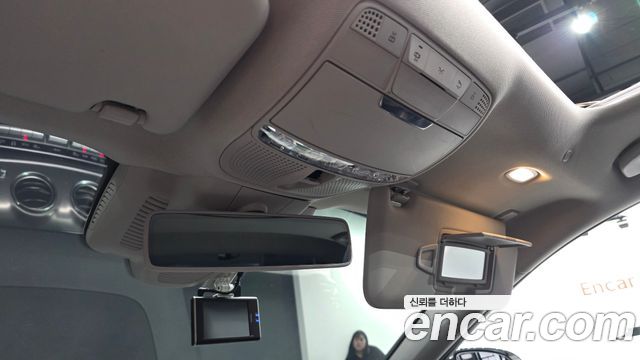 Mercedes-Benz E-Class 2017 — photo 20