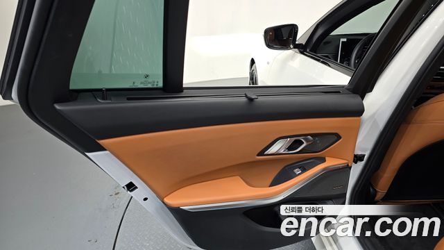 BMW 3-Series 2024 — photo 15
