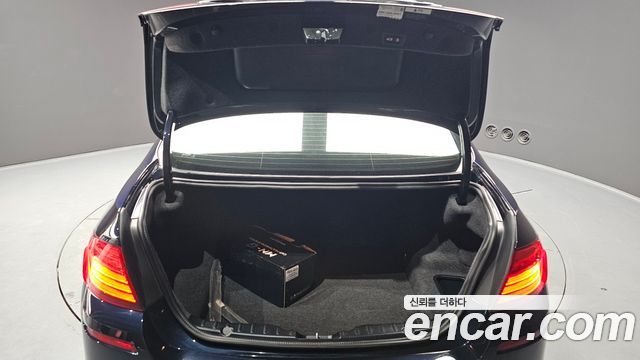 BMW 5-Series 2016 — photo 20