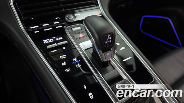 Porsche Panamera 2018 — photo 9