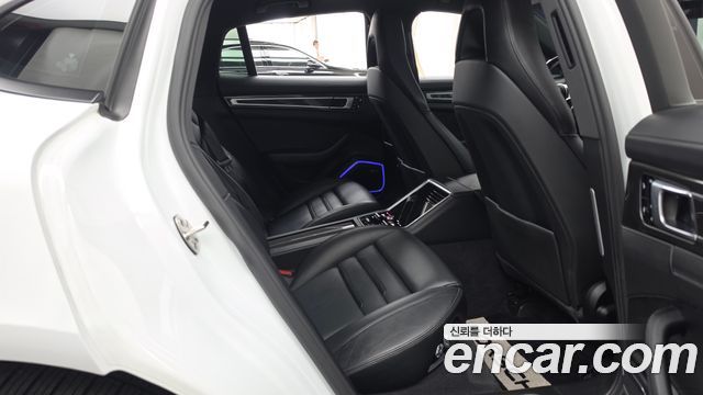 Porsche Panamera 2018 — photo 11