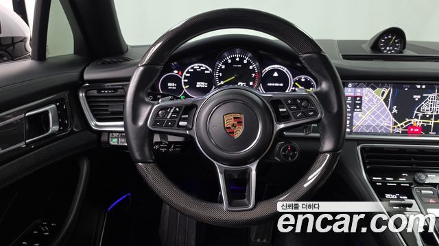 Porsche Panamera 2018 — photo 13