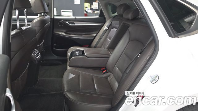 Hyundai Grandeur 2018 — photo 16