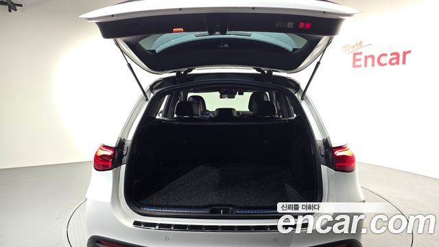 Mercedes-Benz GLC-Class 2025 — photo 24