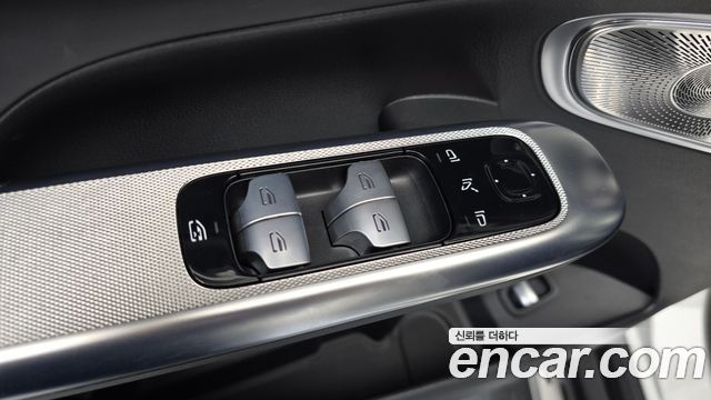 Mercedes-Benz GLC-Class 2025 — photo 28