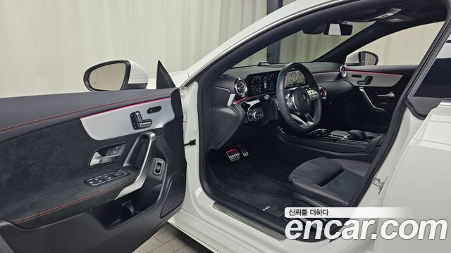 Mercedes-Benz CLA-Class 2023 — photo 13
