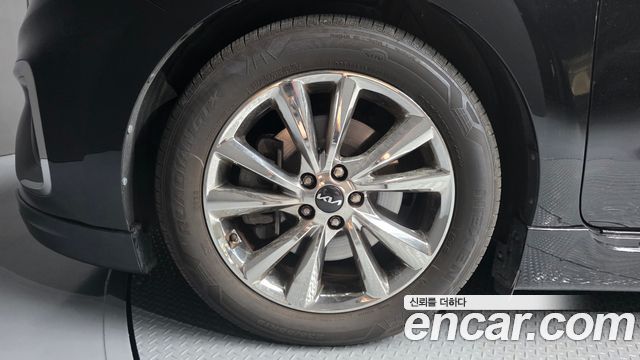 Kia Canival 2019 — photo 5