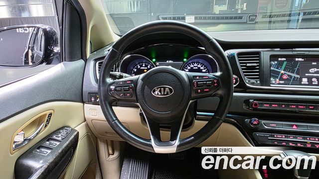 Kia Canival 2019 — photo 20