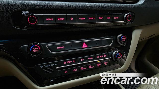 Kia Canival 2019 — photo 32