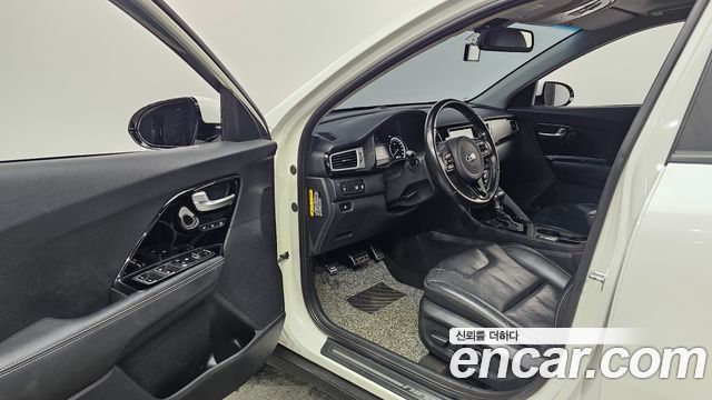 Kia Niro 2018 — photo 13
