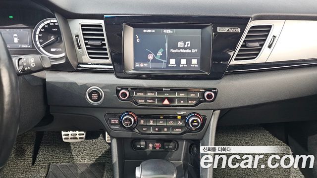 Kia Niro 2018 — photo 19