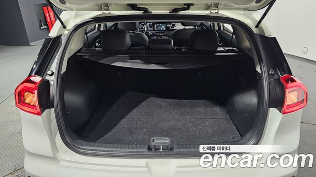Kia Niro 2018 — photo 23