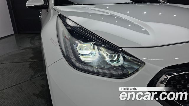 Kia Niro 2018 — photo 8