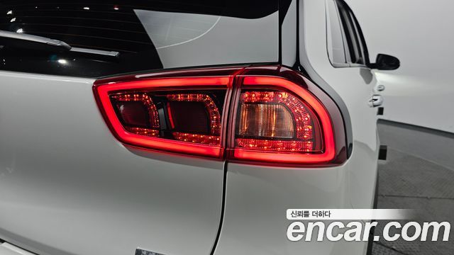 Kia Niro 2018 — photo 9