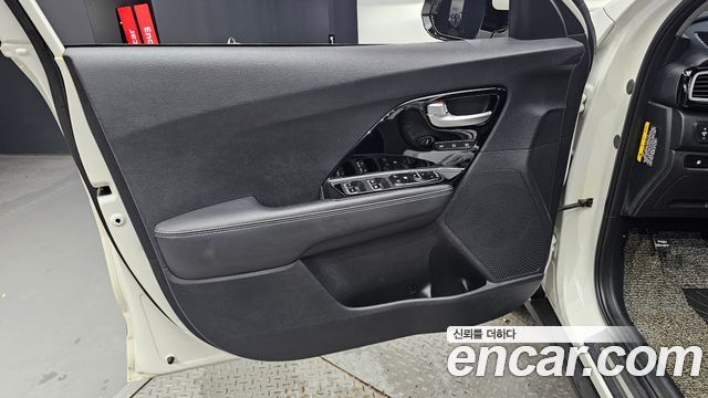 Kia Niro 2018 — photo 14
