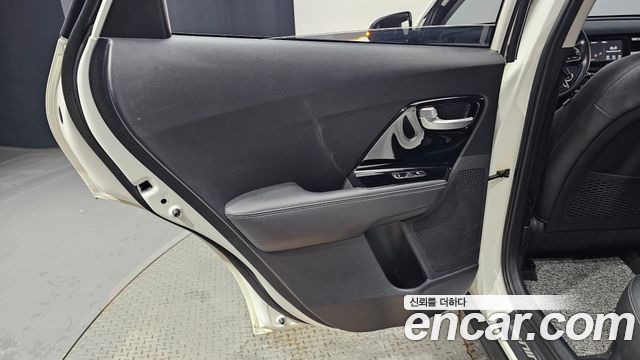 Kia Niro 2018 — photo 15