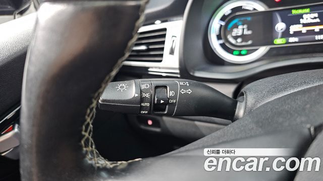Kia Niro 2018 — photo 29