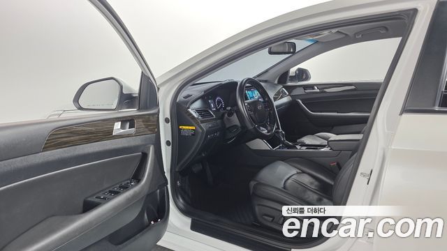 Hyundai Sonata 2016 — photo 11