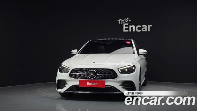 Mercedes-Benz E-Class 2023 — photo 3